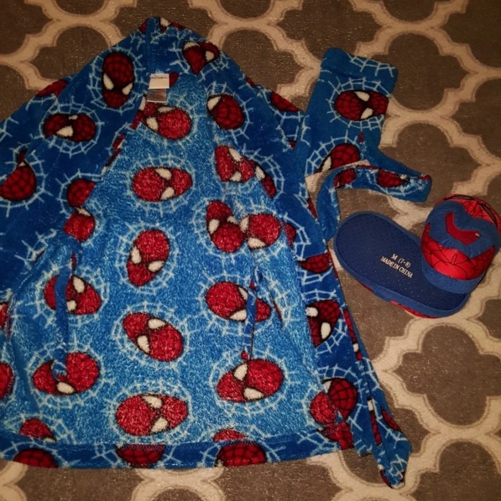 Spider-Man 2 Robe With Matching Slippers - Picture 5 of 7